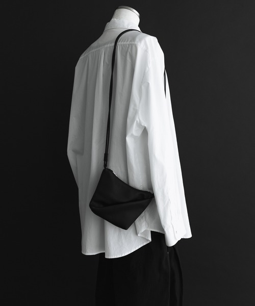 remer(リメール)の「アジャスタブルミニレザーバッグ / Adjustable Mini Leather Bag(ショルダーバッグ・メンズ・ブラック・FREE)」の15枚目の写真