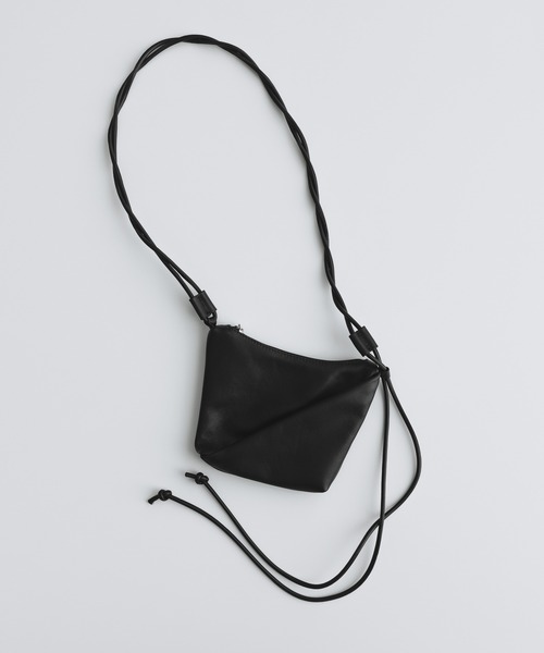 remer(リメール)の「アジャスタブルミニレザーバッグ / Adjustable Mini Leather Bag(ショルダーバッグ・メンズ・ブラック・FREE)」の12枚目の写真