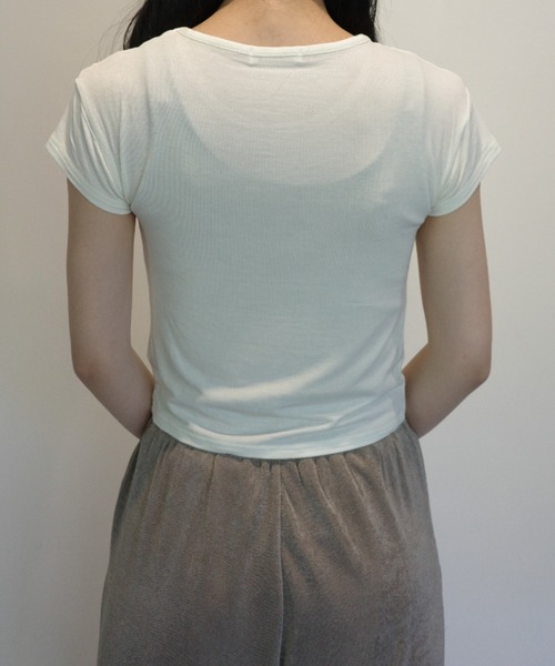 CLANE(クラネ)の「CLANE SOFT SHEER COMPACT TOPS(Tシャツ/カットソー・レディース・ブラック/グレー/ホワイト・2/1)」の4枚目の写真