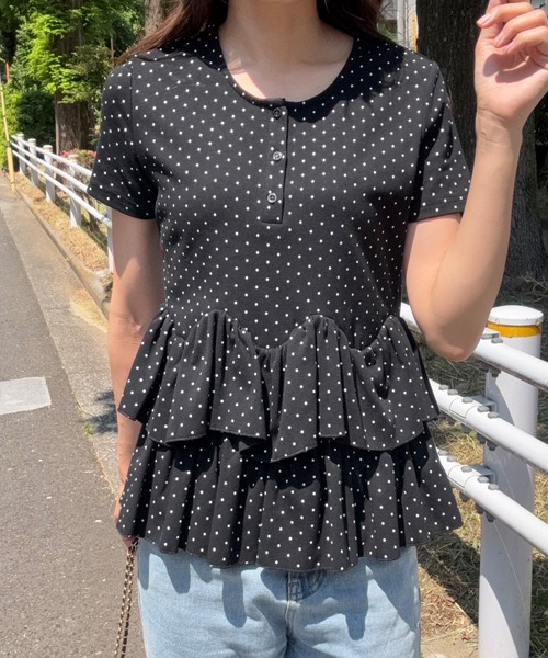 junoah（ジュノア）の「ドットヘンリーネックペプラムトップス（Tシャツ/カットソー・レディース・グレー/ホワイト/ブラック・SMALL/MEDIUM/LARGE）」の8枚目の写真