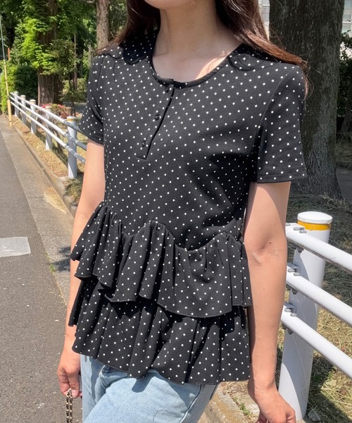 junoah（ジュノア）の「ドットヘンリーネックペプラムトップス（Tシャツ/カットソー・レディース・グレー/ホワイト/ブラック・SMALL/MEDIUM/LARGE）」の9枚目の写真
