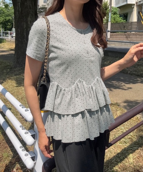 junoah（ジュノア）の「ドットヘンリーネックペプラムトップス（Tシャツ/カットソー・レディース・グレー/ホワイト/ブラック・SMALL/MEDIUM/LARGE）」の14枚目の写真