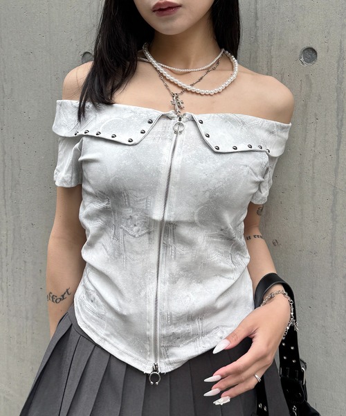 lilful(リルフル)の「【26年春夏新作】スタッズポイント オフショルダー ダブルジップトップス(Tシャツ/カットソー・レディース・グレー/ブラック/ホワイト・F)」の4枚目の写真