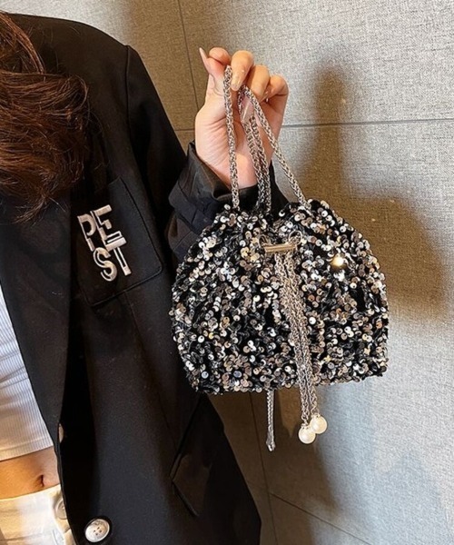 Beststore（ベストストア）の「輝くスパンコールが華やかな巾着型チェーンショルダーバッグ チェーンミニバッグ（ショルダーバッグ・レディース・ブラック/シルバー・FREE）」の5枚目の写真