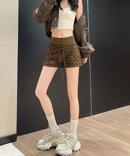 2ly2(トゥーリートゥー)の「レオパード ショートパンツ ヒョウ柄 ウエストゴム ミニ丈 韓国 ストリート カジュアル(その他パンツ・レディース・グレー/ブラウン・FREE)」の21枚目の写真