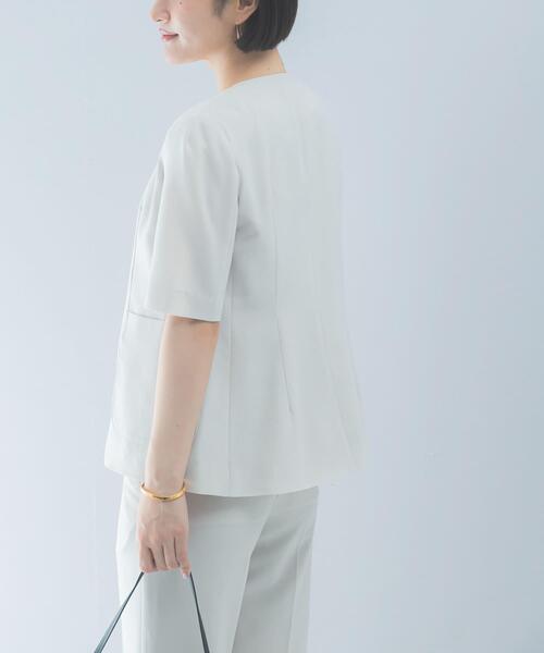 URBAN RESEARCH ROSSO WOMEN（アーバンリサーチ　ロッソ）の「クールタッチ 防シワ ハーフスリーブジャケット（ノーカラージャケット・レディース・ブルー系その他/ベージュ系その他・FREE）」の4枚目の写真