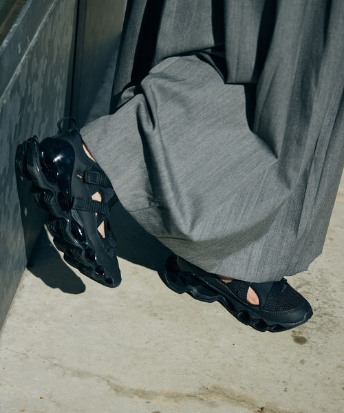 IENA(イエナ)の「MIZUNO/ミズノ WAVE PROPHECY STRAP シューズ D1GA2519(スニーカー・レディース・ブラック・23cm/23.5cm/24cm/24.5cm/25cm)」の3枚目の写真