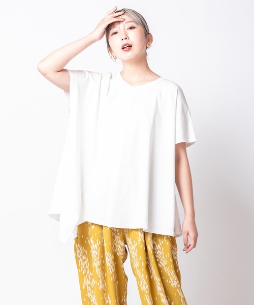 OSMOSIS(オズモーシス)の「アシンメトリーフレアープルオーバー(Tシャツ/カットソー・レディース・ブラック/ホワイト/ネイビー/オレンジ・ONE SIZE)」の1枚目の写真
