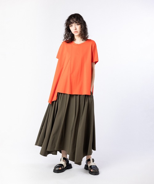 OSMOSIS(オズモーシス)の「アシンメトリーフレアープルオーバー(Tシャツ/カットソー・レディース・ブラック/ホワイト/ネイビー/オレンジ・ONE SIZE)」の12枚目の写真
