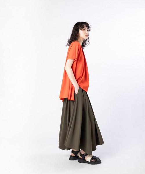 OSMOSIS(オズモーシス)の「アシンメトリーフレアープルオーバー(Tシャツ/カットソー・レディース・ブラック/ホワイト/ネイビー/オレンジ・ONE SIZE)」の16枚目の写真