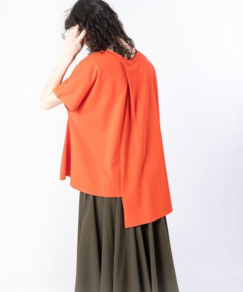 OSMOSIS(オズモーシス)の「アシンメトリーフレアープルオーバー(Tシャツ/カットソー・レディース・ブラック/ホワイト/ネイビー/オレンジ・ONE SIZE)」の18枚目の写真
