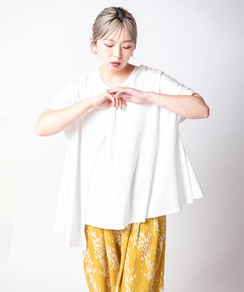 OSMOSIS(オズモーシス)の「アシンメトリーフレアープルオーバー(Tシャツ/カットソー・レディース・ブラック/ホワイト/ネイビー/オレンジ・ONE SIZE)」の19枚目の写真