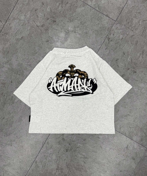 ATMARK(アットマーク)の「《3サイズ展開 / UNISEX 》ATMARK クラウンロゴサガラ刺繍半袖Tシャツ セットアップ可能(Tシャツ/カットソー・メンズ・ブラック系1/ブラック系3/ホワイト系1/ホワイト系2/ホワイト系3/ブラック系2・S/M/L)」の7枚目の写真
