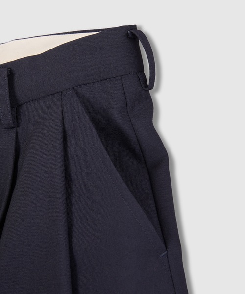 HOLIDAY（ホリデイ）の「WOOL DRAWSTRINGS 2TUCK SKIRT ウールドローストリングスツータックスカート（スカート・レディース・ダークネイビー・ONE SIZE）」の6枚目の写真