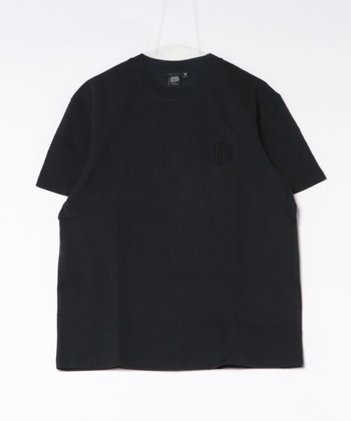DEUS EX MACHINA(デウスエクスマキナ)の「PILL LOGO TEE(Tシャツ/カットソー・メンズ・レッド/ホワイト/カーキ/ブラック・L/M)」の2枚目の写真