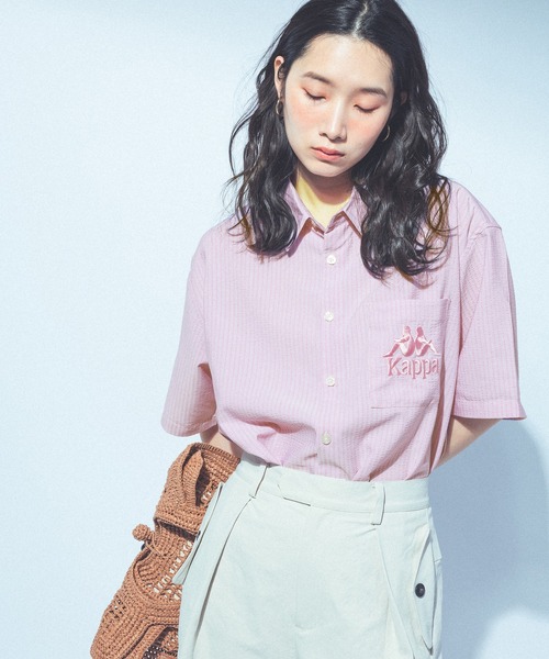 Kappa（カッパ）の「≪Kappa×and ST ウェルネスクラブ≫ポケットビック刺繍半袖シャツ（シャツ/ブラウス・レディース・ライトブルー/ホワイト/ピンク・LARGE/MEDIUM/SMALL）」の5枚目の写真