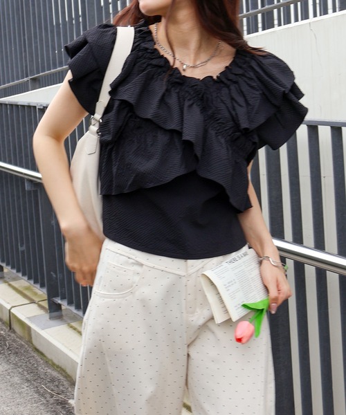 SpRay(スプレイ)の「フロントクロスオフショルダートップス(シャツ/ブラウス・レディース・カーキ/ブラウン/ブラック/ホワイト・FREE)」の17枚目の写真