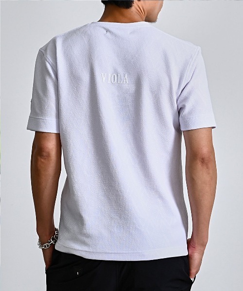 VIOLA(ヴィオラ)の「『VIOLA rumore/ヴィオラ ルモーレ』ジャガードプリントVネックTシャツ(Tシャツ/カットソー・メンズ・オフホワイト/ブラック・M/L/LL)」の5枚目の写真