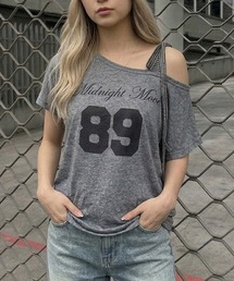 アンサンブル風ナンバリングワンショルダーTシャツ