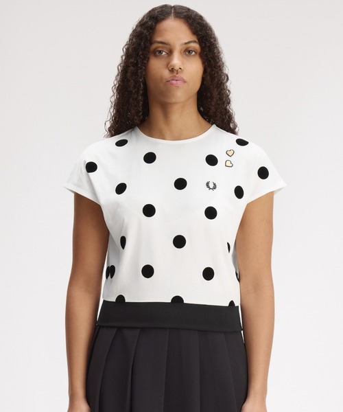 FRED PERRY（フレッドペリー）の「Amy Winehouse Flocked Polka Dot Top／エイミー・ワインハウス フロックポルカドットトップス（Tシャツ/カットソー・レディース・ホワイト/ブラック・10）」の10枚目の写真