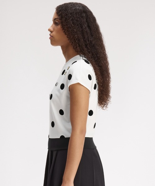 FRED PERRY（フレッドペリー）の「Amy Winehouse Flocked Polka Dot Top／エイミー・ワインハウス フロックポルカドットトップス（Tシャツ/カットソー・レディース・ホワイト/ブラック・10）」の11枚目の写真
