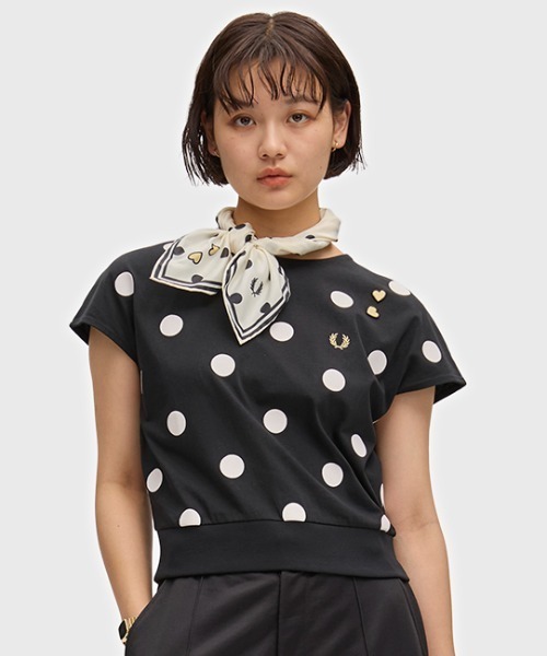 FRED PERRY（フレッドペリー）の「Amy Winehouse Flocked Polka Dot Top／エイミー・ワインハウス フロックポルカドットトップス（Tシャツ/カットソー・レディース・ホワイト/ブラック・10）」の20枚目の写真