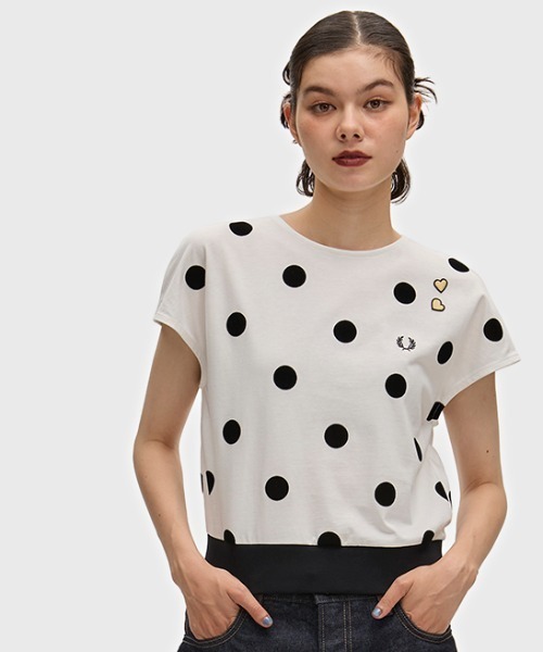 FRED PERRY（フレッドペリー）の「Amy Winehouse Flocked Polka Dot Top／エイミー・ワインハウス フロックポルカドットトップス（Tシャツ/カットソー・レディース・ホワイト/ブラック・10）」の3枚目の写真