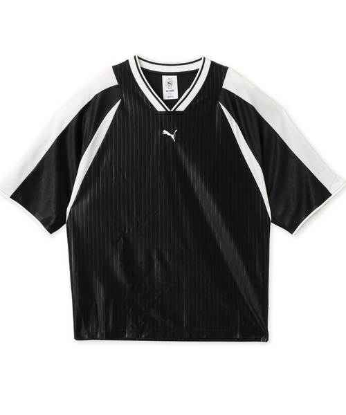 PUMA(プーマ)の「PUMA OVERSIZED FOOTBALL JERSEY / プーマ オーバーサイズド フットボール ジャージー(ジャージ・レディース・ブラック・L/M/S)」の1枚目の写真