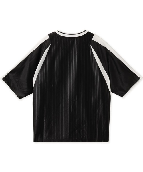 PUMA(プーマ)の「PUMA OVERSIZED FOOTBALL JERSEY / プーマ オーバーサイズド フットボール ジャージー(ジャージ・レディース・ブラック・L/M/S)」の5枚目の写真