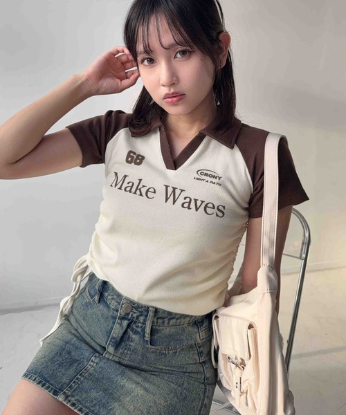 AS KNOW AS plus(アズノゥアズプラス)の「〇クロップド丈 襟付きサイドリボン結び リブVネックTシャツ(Tシャツ/カットソー・レディース・ブラック/ネイビー/カモフラージュ/ブラウン・FREE)」の3枚目の写真