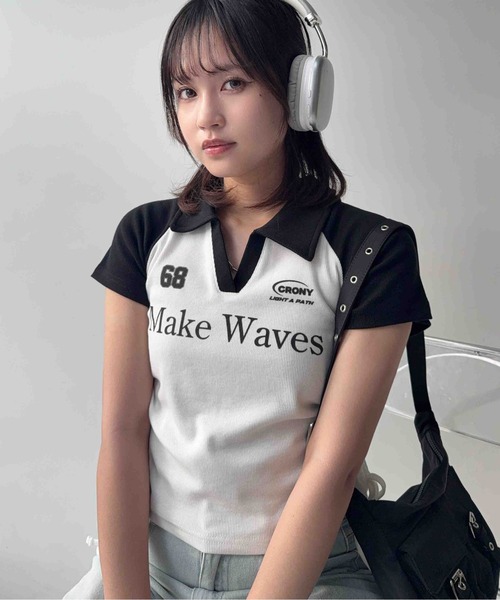 AS KNOW AS plus(アズノゥアズプラス)の「〇クロップド丈 襟付きサイドリボン結び リブVネックTシャツ(Tシャツ/カットソー・レディース・ブラック/ネイビー/カモフラージュ/ブラウン・FREE)」の6枚目の写真