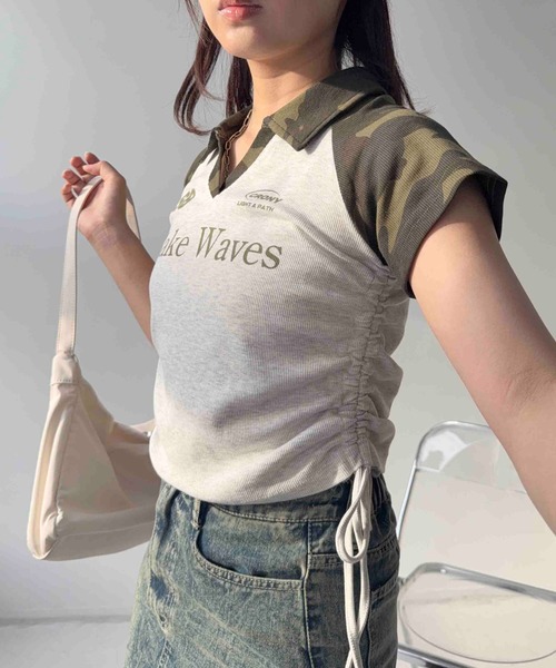 AS KNOW AS plus(アズノゥアズプラス)の「〇クロップド丈 襟付きサイドリボン結び リブVネックTシャツ(Tシャツ/カットソー・レディース・ブラック/ネイビー/カモフラージュ/ブラウン・FREE)」の14枚目の写真