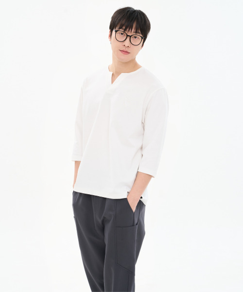 CUSTOMUS(カスタムアース)の「男性 綿強撚 分釦 ラウンド Vネック 7部 Tシャツ 夏 出勤ルック CXS26MKRT302 アイビー(Tシャツ/カットソー・メンズ・アイボリー・X-LARGE/LARGE/MEDIUM)」の1枚目の写真