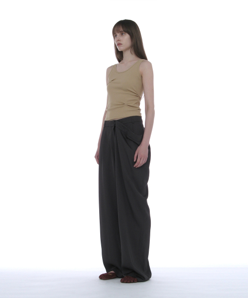 PARTIMENTO WOMEN(パルティメントウィメン)の「ラッチドスリーブレス_ベージュ(Tシャツ/カットソー・レディース・その他・SMALL/MEDIUM)」の4枚目の写真