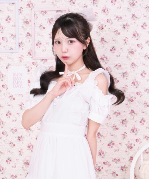 LAFARY(ラファリー)の「ベロアリボンバレッタ(バレッタ/ヘアクリップ・レディース・アイボリー/ホワイト/ブラック/ベージュ/ピンク・FREE)」の6枚目の写真