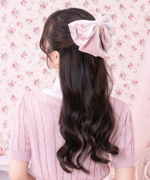 LAFARY(ラファリー)の「ベロアリボンバレッタ(バレッタ/ヘアクリップ・レディース・アイボリー/ホワイト/ブラック/ベージュ/ピンク・FREE)」の8枚目の写真