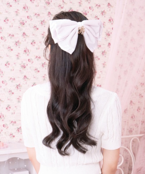 LAFARY(ラファリー)の「ベロアリボンバレッタ(バレッタ/ヘアクリップ・レディース・アイボリー/ホワイト/ブラック/ベージュ/ピンク・FREE)」の12枚目の写真