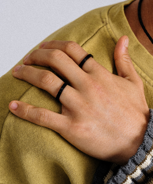 SCALETTOBLACK(スカーレットブラック)の「URM003 Black Cube Ring(リング・レディース・その他・7h/9h/8h)」の4枚目の写真