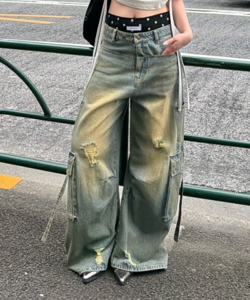 RAY CASSIN(レイカズン)の「【 ウエスト調節可】カーゴバレルルーズデニムパンツ(デニムパンツ・レディース・ブラック系その他2/ブルー・XS/S)」の2枚目の写真