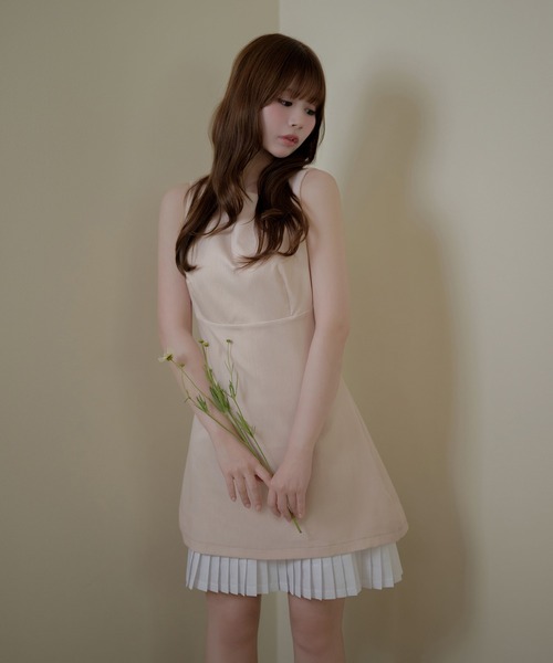 M DOLLY(エムドリー)の「Layered pleats coco dress / レイヤードプリーツココドレス(ワンピース・レディース・グレー/ベージュ・FREE)」の2枚目の写真