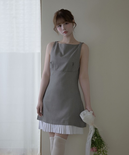 M DOLLY(エムドリー)の「Layered pleats coco dress / レイヤードプリーツココドレス(ワンピース・レディース・グレー/ベージュ・FREE)」の3枚目の写真