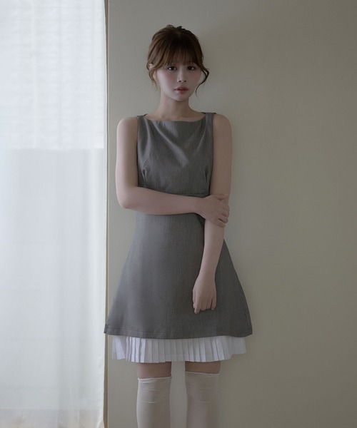 M DOLLY(エムドリー)の「Layered pleats coco dress / レイヤードプリーツココドレス(ワンピース・レディース・グレー/ベージュ・FREE)」の4枚目の写真