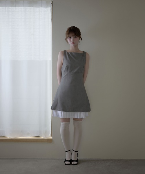 M DOLLY(エムドリー)の「Layered pleats coco dress / レイヤードプリーツココドレス(ワンピース・レディース・グレー/ベージュ・FREE)」の8枚目の写真