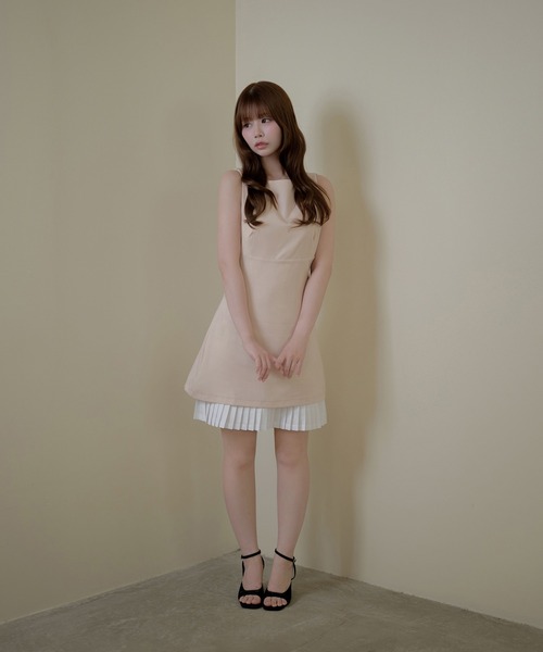 M DOLLY(エムドリー)の「Layered pleats coco dress / レイヤードプリーツココドレス(ワンピース・レディース・グレー/ベージュ・FREE)」の12枚目の写真