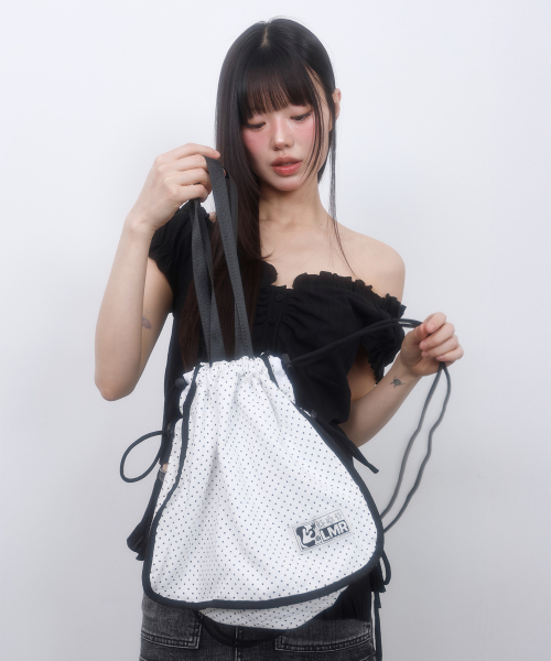 LMR(エルエムアール)の「ドット2ウェイストリングバッグホワイト(ショルダーバッグ・レディース・ホワイト・FREE)」の2枚目の写真
