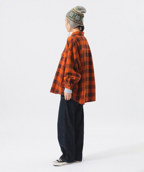 BEAMS BOY(ビームスボーイ)の「チェック ビッグ シャツ ブルゾン(ブルゾン・レディース・オフホワイト/オレンジ・2/1/0)」の11枚目の写真