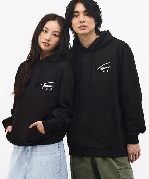 tommy jeans(トミー ジーンズ)の「【オンライン限定】ユニセックス レギュラーエントリーシグネチャーパーカー(パーカー・メンズ・レッド系7/ブラック/ライトグレー系1・MEDIUM/SMALL/X-LARGE/LARGE)」の21枚目の写真