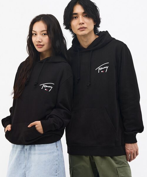tommy jeans(トミー ジーンズ)の「【オンライン限定】ユニセックス レギュラーエントリーシグネチャーパーカー(パーカー・メンズ・レッド系7/ブラック/ライトグレー系1・MEDIUM/SMALL/X-LARGE/LARGE)」の22枚目の写真