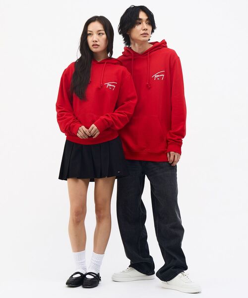 tommy jeans(トミー ジーンズ)の「【オンライン限定】ユニセックス レギュラーエントリーシグネチャーパーカー(パーカー・メンズ・レッド系7/ブラック/ライトグレー系1・MEDIUM/SMALL/X-LARGE/LARGE)」の4枚目の写真