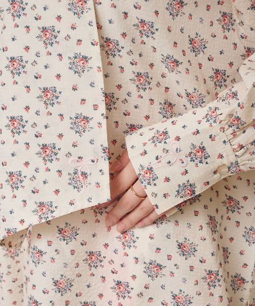 Cath Kidston(キャスキッドソン)の「ボウタイブラウス Garden Bouquet(シャツ/ブラウス・レディース・アイボリー系/アイボリー/サックスブルー・FREE)」の11枚目の写真